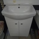 Долен шкаф за баня с мивка
